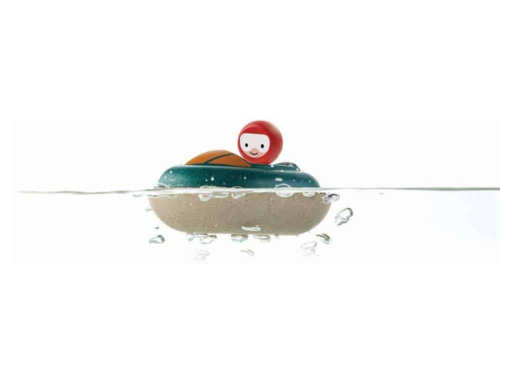 Plan Toys bath toy speedboat.